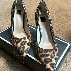 WHBM Cheetah pumps NWT 8.5